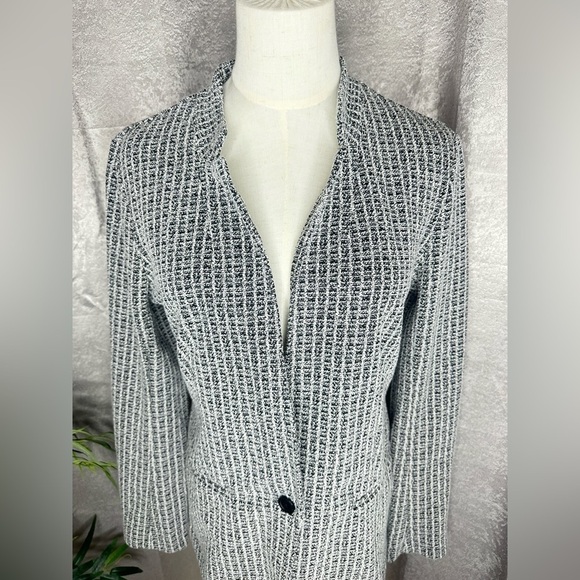 Banana Republic Women’s Fitted Casual Blazer With Invert Band Collar Small - Picture 4 of 12